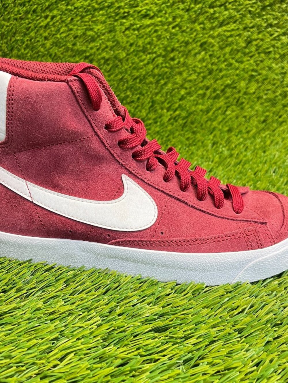 Nike Blazer Mid '77 Boys Size 5.5Y Red White Athletic Suede Shoes Sneakers‎